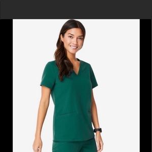 Limited edition forest green FIGS Casma scrub top. Excellent condition. Medium